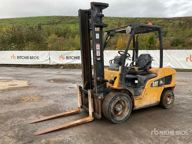 2010 Cat DP35N 3500 kg Forklift - Chariot élévateur diesel: photos 4 2010 Cat DP35N 3500 kg Forklift - Chariot élévateur diesel: photos 4
