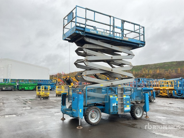 2010 Genie GS-5390 4x4 Diesel Scissor Lift - Nacelle ciseaux: photos 2 2010 Genie GS-5390 4x4 Diesel Scissor Lift - Nacelle ciseaux: photos 2