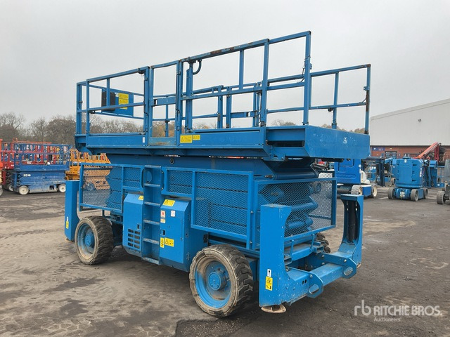 2013 Genie GS5390 4x4 Diesel Scissor Lift - Nacelle ciseaux: photos 4 2013 Genie GS5390 4x4 Diesel Scissor Lift - Nacelle ciseaux: photos 4