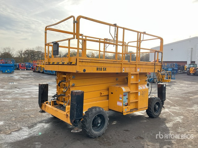 2014 Haulotte H18SDX 4x4 Diesel Scissor Lift - Nacelle ciseaux: photos 4 2014 Haulotte H18SDX 4x4 Diesel Scissor Lift - Nacelle ciseaux: photos 4