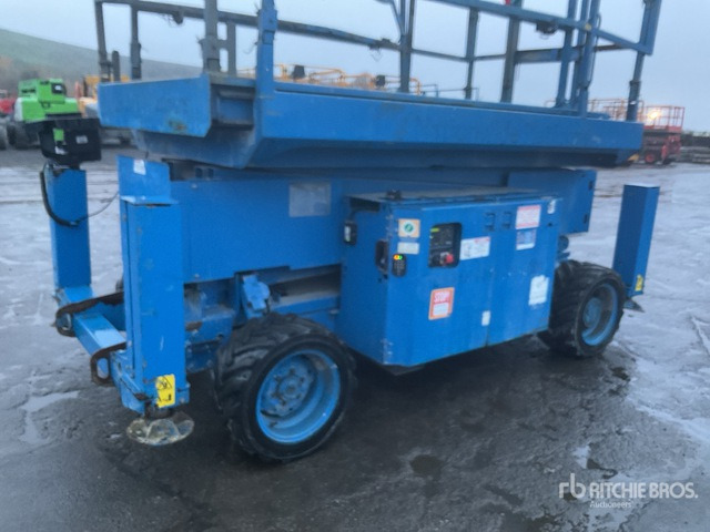 2015 Genie GS3369RT 4x4 Diesel Scissor Lift - Nacelle ciseaux: photos 5 2015 Genie GS3369RT 4x4 Diesel Scissor Lift - Nacelle ciseaux: photos 5