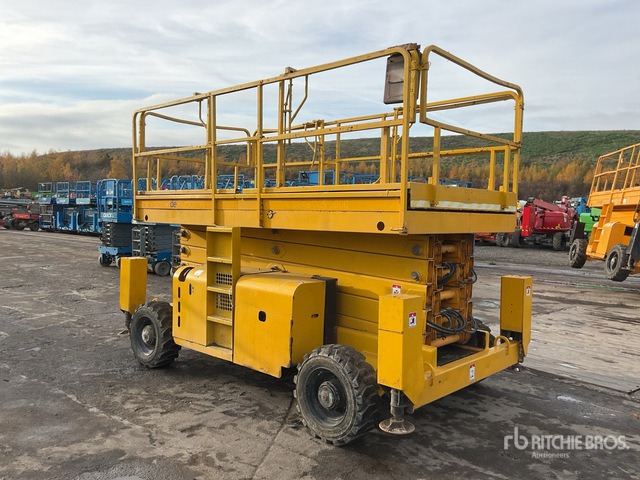 2015 Haulotte H18SX 4x4 Diesel Scissor Lift - Nacelle ciseaux: photos 4 2015 Haulotte H18SX 4x4 Diesel Scissor Lift - Nacelle ciseaux: photos 4