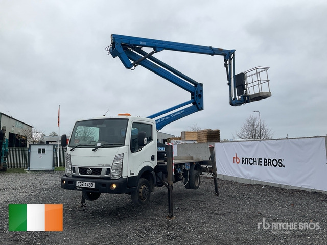 2015 Nissan Cabstar NT400 2015 CTE ZED 21.2JH 20 m on 4x2 Bucket Truck - Camion avec nacelle: photos 1 2015 Nissan Cabstar NT400 2015 CTE ZED 21.2JH 20 m on 4x2 Bucket Truck - Camion avec nacelle: photos 1