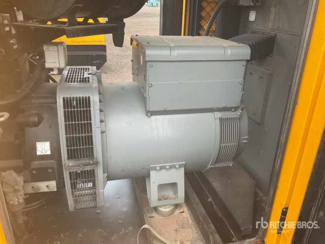 2015 Sdmo R165C3 2016 Sdmo R165 Generator Set Generator Set - Groupe électrogène: photos 5 2015 Sdmo R165C3 2016 Sdmo R165 Generator Set Generator Set - Groupe électrogène: photos 5