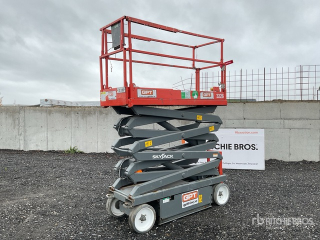 2015 Skyjack SJ 3226 2015 Skyjack SJ3226 Scissor Lift Scissor Lift - Nacelle ciseaux: photos 1 2015 Skyjack SJ 3226 2015 Skyjack SJ3226 Scissor Lift Scissor Lift - Nacelle ciseaux: photos 1