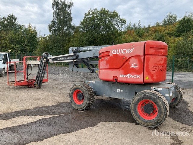 2015 Skyjack SJ51AJ 4WD Diesel Articulating Boom Lift - Nacelle articulée: photos 3 2015 Skyjack SJ51AJ 4WD Diesel Articulating Boom Lift - Nacelle articulée: photos 3