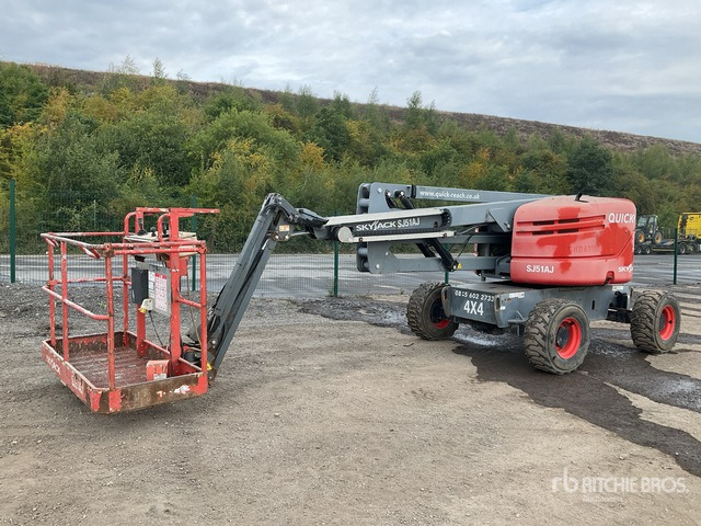 2015 Skyjack SJ51AJ 4WD Diesel Articulating Boom Lift - Nacelle articulée: photos 1 2015 Skyjack SJ51AJ 4WD Diesel Articulating Boom Lift - Nacelle articulée: photos 1