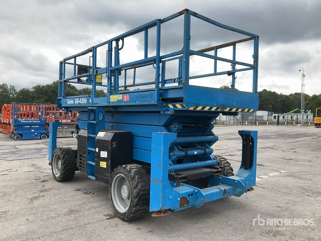2016 Genie GS4390 4x4 Diesel Scissor Lift - Nacelle ciseaux: photos 3 2016 Genie GS4390 4x4 Diesel Scissor Lift - Nacelle ciseaux: photos 3