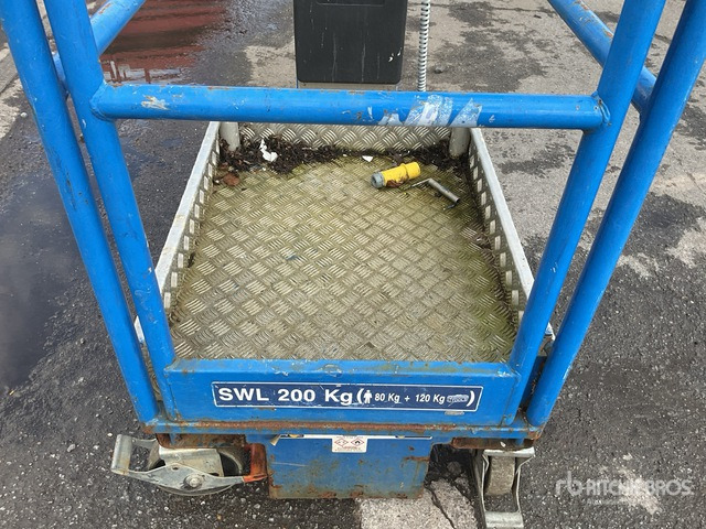 2016 Power Tower Nano Vertical Mast Lift - Nacelle à mât vertical: photos 5 2016 Power Tower Nano Vertical Mast Lift - Nacelle à mât vertical: photos 5