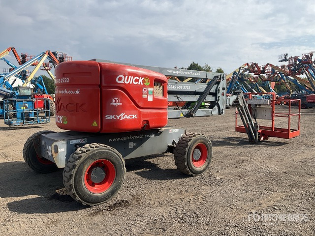 2016 Skyjack SJ51AJ 4WD Diesel Articulating Boom Lift - Nacelle articulée: photos 3 2016 Skyjack SJ51AJ 4WD Diesel Articulating Boom Lift - Nacelle articulée: photos 3