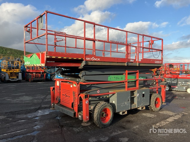 2017 Skyjack SJ9250 4x4 Diesel Scissor Lift - Nacelle ciseaux: photos 2 2017 Skyjack SJ9250 4x4 Diesel Scissor Lift - Nacelle ciseaux: photos 2