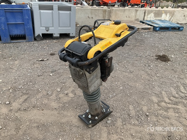 Wacker Neuson BS50-2 Jumping Jack Tamper - Pilonneuse: photos 1 Wacker Neuson BS50-2 Jumping Jack Tamper - Pilonneuse: photos 1