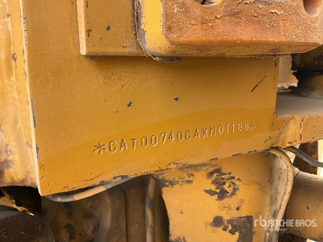 2004 Cat 740 Articulated Dump Truck - Tombereau articulé: photos 1 2004 Cat 740 Articulated Dump Truck - Tombereau articulé: photos 1