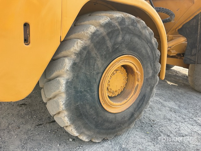 2004 Cat 740 Articulated Dump Truck - Tombereau articulé: photos 5 2004 Cat 740 Articulated Dump Truck - Tombereau articulé: photos 5