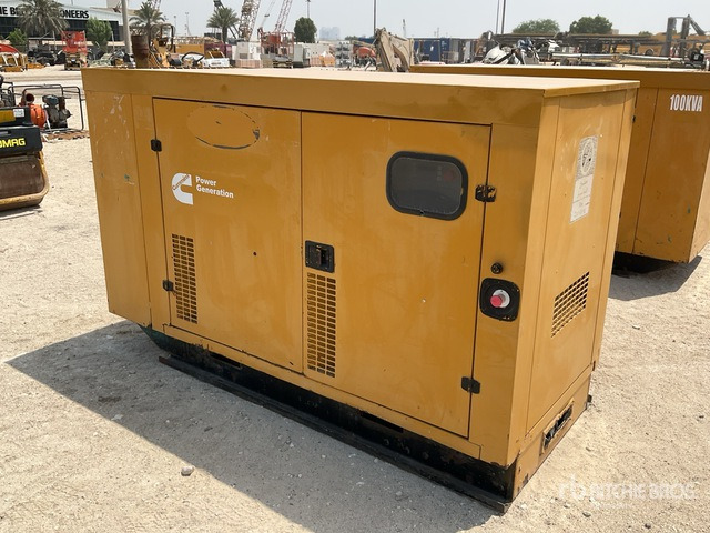 2005 Cummins 100 kVA Skid-Mounted Generator Set - Groupe électrogène: photos 1 2005 Cummins 100 kVA Skid-Mounted Generator Set - Groupe électrogène: photos 1