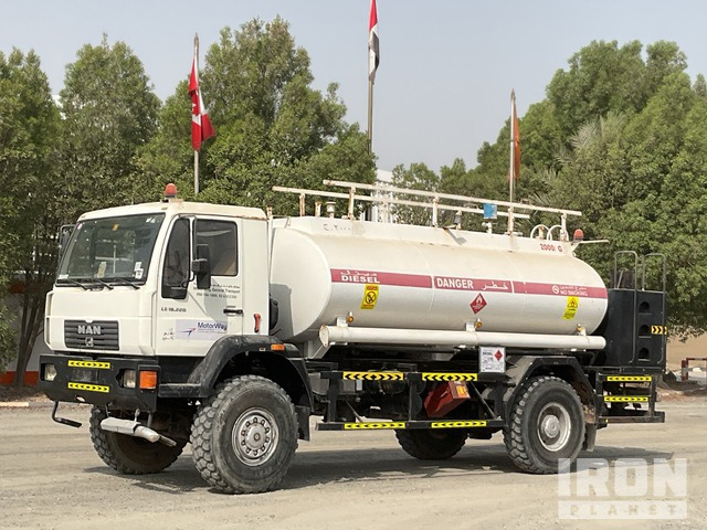 2005 MAN LE18.220 8000 L 4x4 Tanker Truck - Camion citerne: photos 1 2005 MAN LE18.220 8000 L 4x4 Tanker Truck - Camion citerne: photos 1
