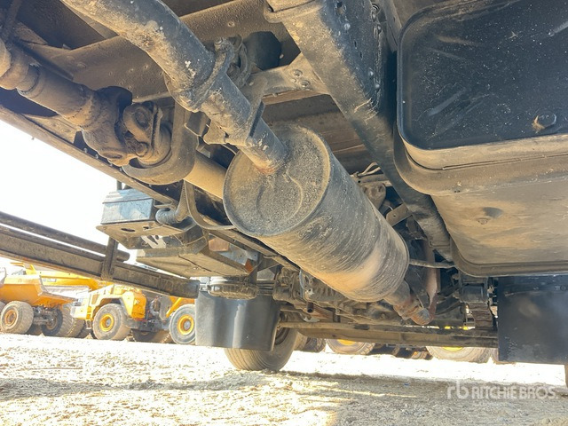 2006 Mitsubishi Canter 4x2 Flatbed Truck - Camion plateau: photos 5 2006 Mitsubishi Canter 4x2 Flatbed Truck - Camion plateau: photos 5