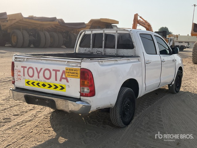 2008 Toyota Hilux 4x2 Crew Cab Pickup - Pick-up: photos 3 2008 Toyota Hilux 4x2 Crew Cab Pickup - Pick-up: photos 3