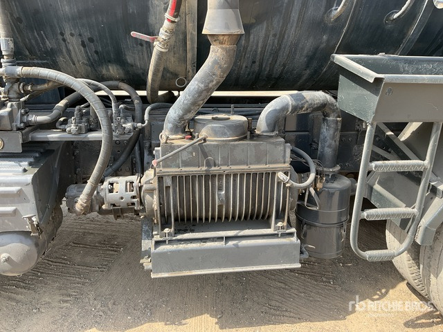 2008 Volvo FM400 6x4 20000 L Vacuum Tanker Truck - Camion hydrocureur: photos 5 2008 Volvo FM400 6x4 20000 L Vacuum Tanker Truck - Camion hydrocureur: photos 5