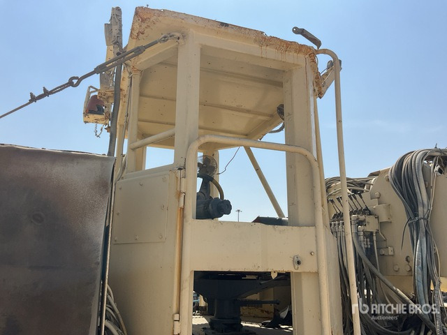 2011 Normet Charmec 9125 BT(E) Twin-Boom Emulsion Charging Machine :Misc. Mining Equipment - Machine d'exploitation minière: photos 5 2011 Normet Charmec 9125 BT(E) Twin-Boom Emulsion Charging Machine :Misc. Mining Equipment - Machine d'exploitation minière: photos 5