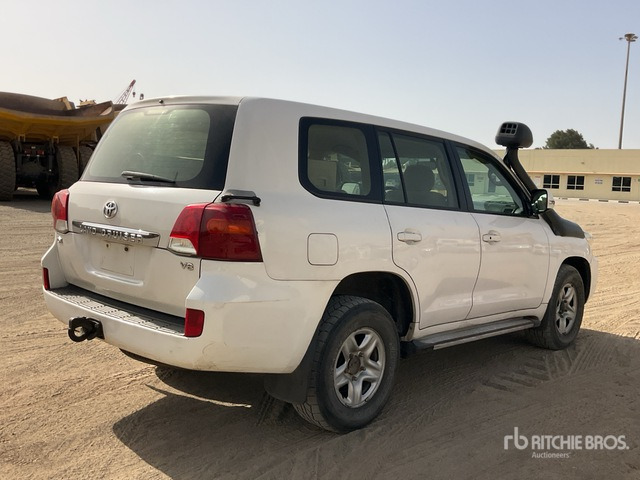 2012 Toyota Land Cruiser GX 200L 4x4 SUV - SUV: photos 3 2012 Toyota Land Cruiser GX 200L 4x4 SUV - SUV: photos 3