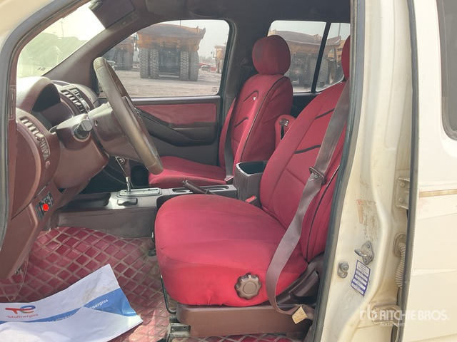 2016 Nissan 4x2 Crew Cab Pickup - Pick-up: photos 5 2016 Nissan 4x2 Crew Cab Pickup - Pick-up: photos 5