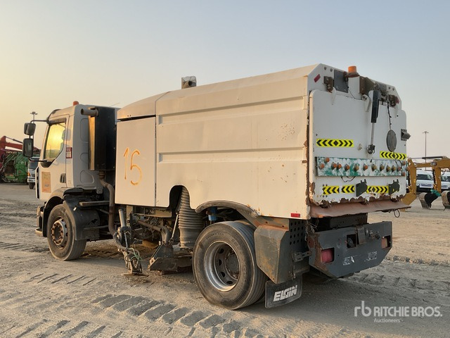 2016 Renault D18 Elgin on Sweeper Truck - Balayeuse de voirie: photos 4 2016 Renault D18 Elgin on Sweeper Truck - Balayeuse de voirie: photos 4