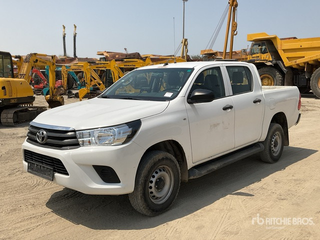 2018 Toyota Hilux 4x4 Crew Cab Pickup - Pick-up: photos 1 2018 Toyota Hilux 4x4 Crew Cab Pickup - Pick-up: photos 1