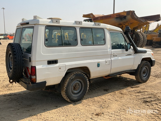 2018 Toyota Land Cruiser 78R 4x4 SUV - SUV: photos 2 2018 Toyota Land Cruiser 78R 4x4 SUV - SUV: photos 2