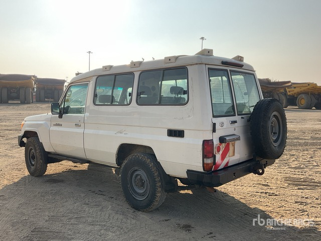 2018 Toyota Land Cruiser 78R 4x4 SUV - SUV: photos 3 2018 Toyota Land Cruiser 78R 4x4 SUV - SUV: photos 3