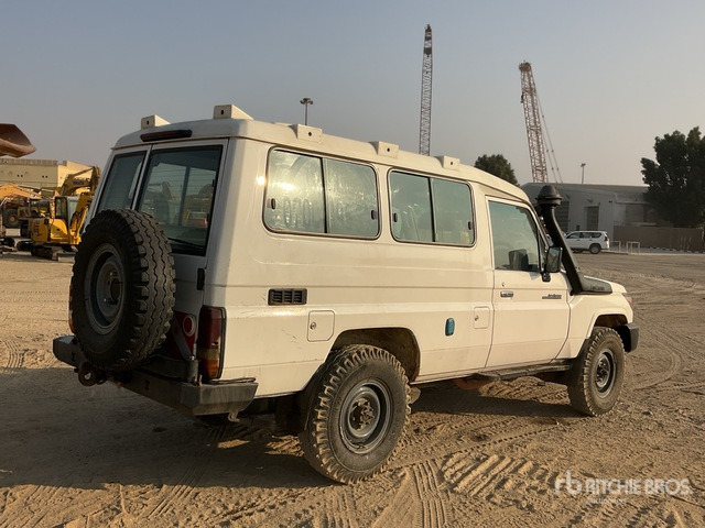 2018 Toyota Land Cruiser 78R 4x4 SUV - SUV: photos 2 2018 Toyota Land Cruiser 78R 4x4 SUV - SUV: photos 2