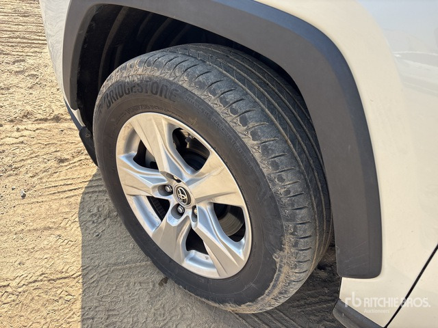 2019 Toyota RAV4 4WD SUV - SUV: photos 4 2019 Toyota RAV4 4WD SUV - SUV: photos 4