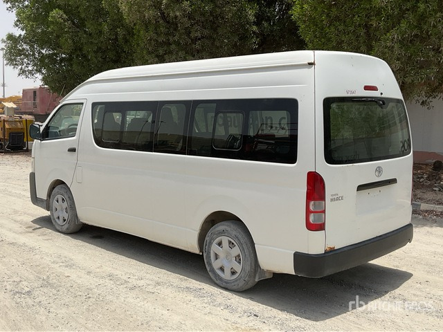 2018 Toyota Hiace High Roof 4x2 16-Seat Mini Bus - Bus: photos 3 2018 Toyota Hiace High Roof 4x2 16-Seat Mini Bus - Bus: photos 3