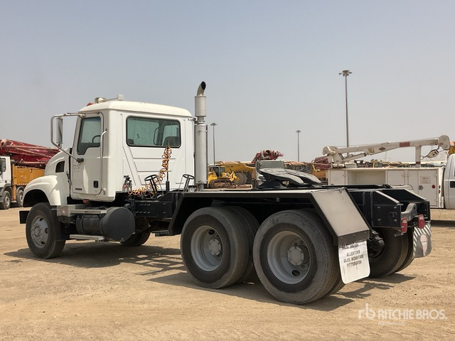 2008 Mack Granite CV713 6x4 T/A Day Cab Truck Tractor - Tracteur routier: photos 4 2008 Mack Granite CV713 6x4 T/A Day Cab Truck Tractor - Tracteur routier: photos 4