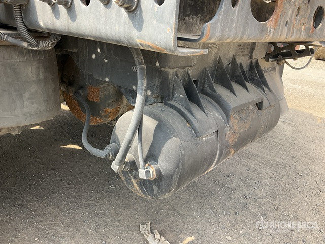 2014 Mercedes-Benz Actros 1843LS 4x2 S/A Sleeper Truck Tractor - Tracteur routier: photos 4 2014 Mercedes-Benz Actros 1843LS 4x2 S/A Sleeper Truck Tractor - Tracteur routier: photos 4