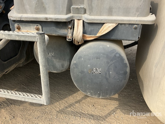 2015 Mercedes-Benz Actross 1843LS 4x2 S/A Sleeper Truck Tractor - Tracteur routier: photos 4 2015 Mercedes-Benz Actross 1843LS 4x2 S/A Sleeper Truck Tractor - Tracteur routier: photos 4