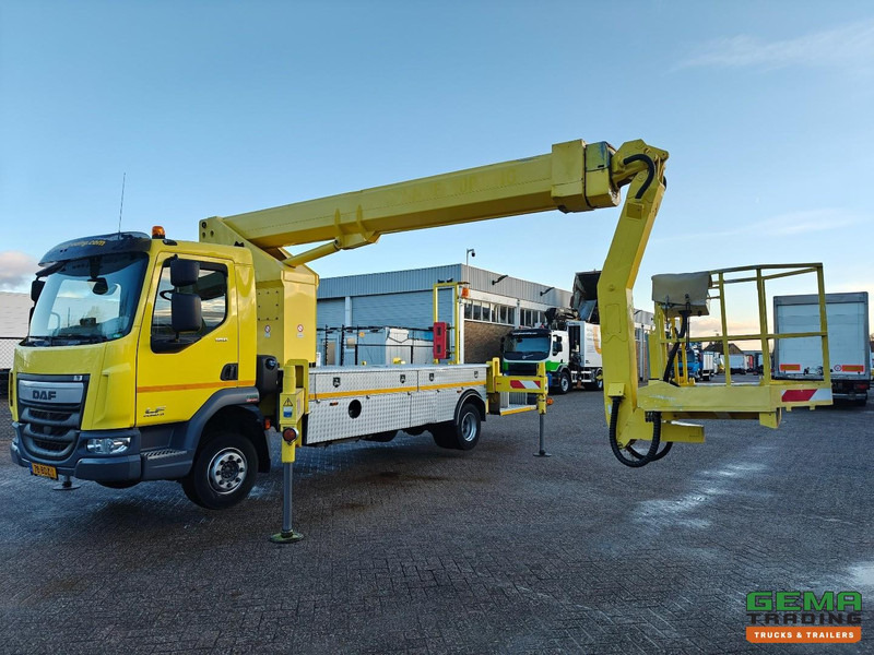 DAF LF 180 FA 4x2 Dagcab Euro6A - T225 Ruthman - Hoogwerker- 101.534km - 04/2026 APK - Camion: photos 1 DAF LF 180 FA 4x2 Dagcab Euro6A - T225 Ruthman - Hoogwerker- 101.534km - 04/2026 APK - Camion: photos 1