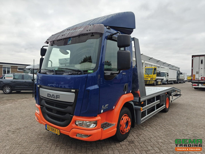 DAF LF 180 FA 4x2 Dagcab Euro6C - Oprijwagen/Machine transporter 5.3m + Lier 5900kg - Trekhaak - 09/2026 APK - NieuweOPbouw! - Camion porte-voitures: photos 1 DAF LF 180 FA 4x2 Dagcab Euro6C - Oprijwagen/Machine transporter 5.3m + Lier 5900kg - Trekhaak - 09/2026 APK - NieuweOPbouw! - Camion porte-voitures: photos 1