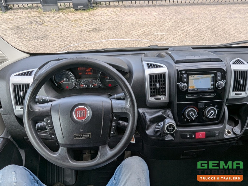 Photo d'intérieur 1: Fourgon utilitaire Fiat Ducato 250 MultiJet 115 Handgeschakeld - Airco - Navigatie - Dakimperiaal (A148)
