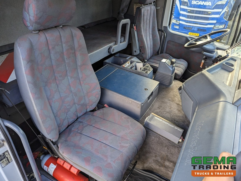 Camion plateau, Camion grue Mercedes-Benz Actros 1831 Sleepcab Euro2 MKG HLK80 3360KG - Air Suspension - Loading Ramp  (V796): photos 8