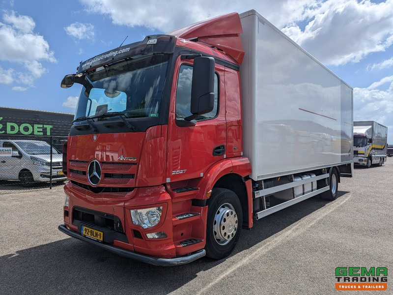 Mercedes-Benz Antos 2027 4x2 Dagcab Euro6C - GeslotenBak 7.6m - Laadklep 2000KG - 11/2025 APK - Camion fourgon: photos 1 Mercedes-Benz Antos 2027 4x2 Dagcab Euro6C - GeslotenBak 7.6m - Laadklep 2000KG - 11/2025 APK - Camion fourgon: photos 1