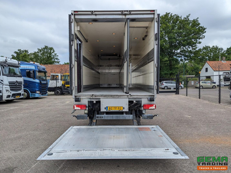 Scania P230 4x2 Dagcab Euro5 - Koel-VriesBak 8.4m + Carrier Supra 950MT + Laadklep 2000kg - Camion frigorifique: photos 4 Scania P230 4x2 Dagcab Euro5 - Koel-VriesBak 8.4m + Carrier Supra 950MT + Laadklep 2000kg - Camion frigorifique: photos 4