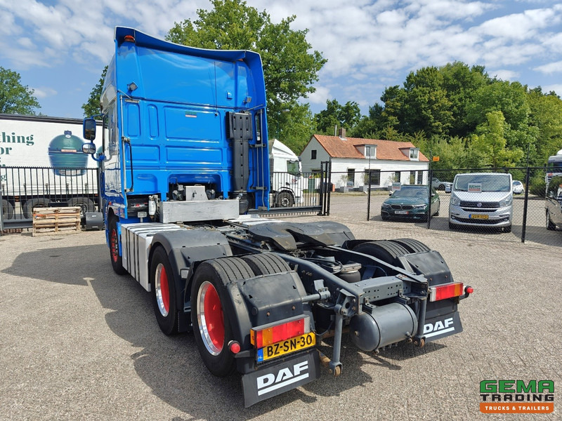 DAF FTS XF105.510 6x2 SuperSpaceCab Euro5 - Retarder - Dubbele Tanks - 10 Banden - Schuifschotel - NL TRUCK - Tracteur routier: photos 4 DAF FTS XF105.510 6x2 SuperSpaceCab Euro5 - Retarder - Dubbele Tanks - 10 Banden - Schuifschotel - NL TRUCK - Tracteur routier: photos 4