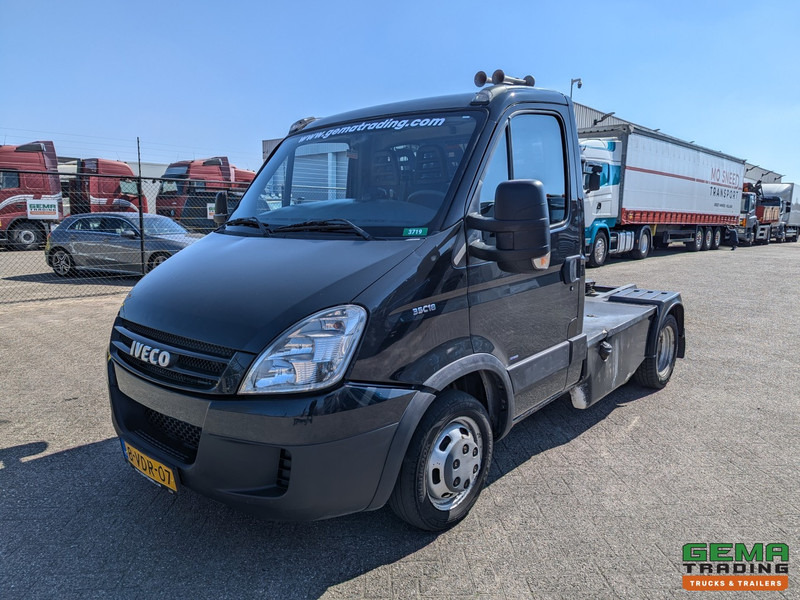 Iveco 35C18/T 4x2 Euro4 - BE-Trekker - 3-Zits - Luchthoorns - NAP - Tracteur routier: photos 1 Iveco 35C18/T 4x2 Euro4 - BE-Trekker - 3-Zits - Luchthoorns - NAP - Tracteur routier: photos 1