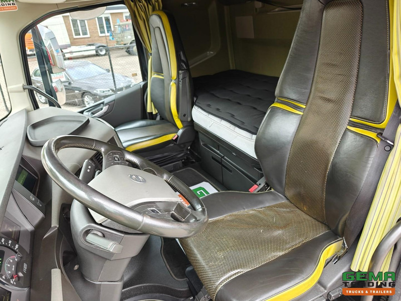 Volvo FH16-750 6x2 Globetrotter XL Euro6C - VEB+ - Volume Combi - Dubbele Tanks - IparkCool - SMARTTacho V2 - 07/2026 APK - Camion fourgon: photos 5 Volvo FH16-750 6x2 Globetrotter XL Euro6C - VEB+ - Volume Combi - Dubbele Tanks - IparkCool - SMARTTacho V2 - 07/2026 APK - Camion fourgon: photos 5