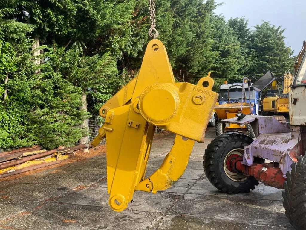 CAT Caterpillar Ripper compatible with D7R and D7H R - Ripper pour Engins de chantier: photos 2 CAT Caterpillar Ripper compatible with D7R and D7H R - Ripper pour Engins de chantier: photos 2