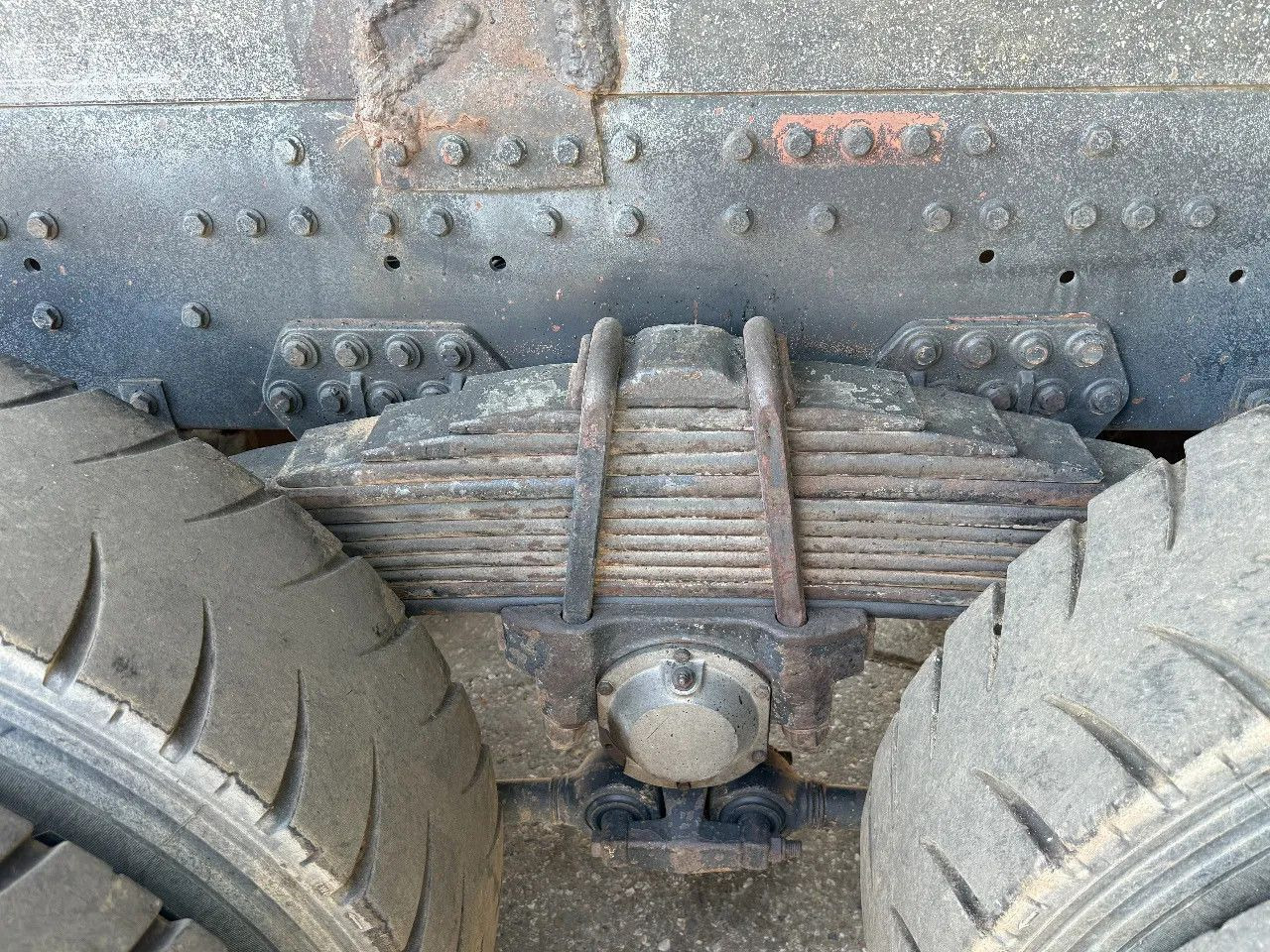 Camion benne MAN 35.372 8X4 Tipper Spring/Spring ZF Manual Gear E: photos 6
