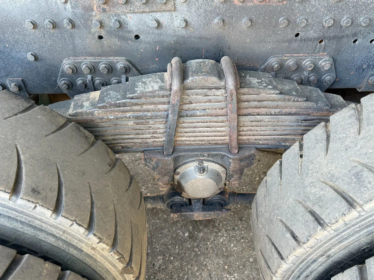 Camion benne MAN 35.372 8X4 Tipper Spring/Spring ZF Manual Gear E: photos 7