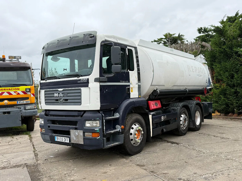 MAN TGA 26.430 6X2 Fuel Tank 21.000L 3 Comp + 2 Pump D20 Engine - Camion citerne: photos 2 MAN TGA 26.430 6X2 Fuel Tank 21.000L 3 Comp + 2 Pump D20 Engine - Camion citerne: photos 2
