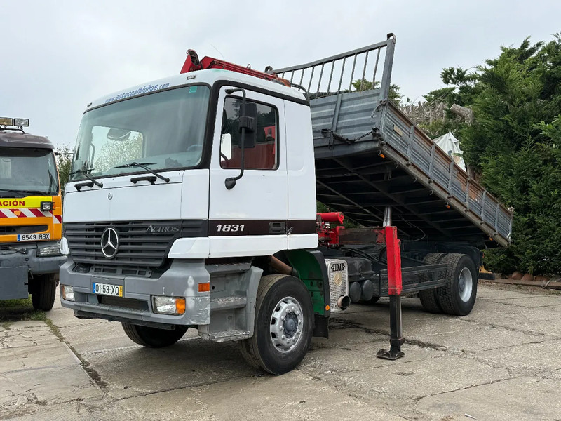 Mercedes-Benz Actros 1831 V6 4X2 Tipper + crane EPS Manual Gearbox 3 peddal - Camion benne, Camion grue: photos 2 Mercedes-Benz Actros 1831 V6 4X2 Tipper + crane EPS Manual Gearbox 3 peddal - Camion benne, Camion grue: photos 2